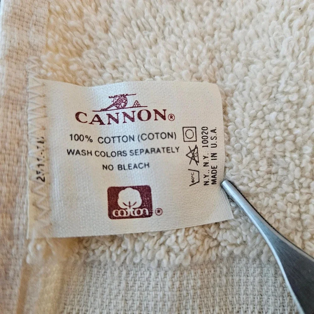 Vintage Cannon Hand Towel Made in USA Cotton Country House Hedgehog Ruffle Trim